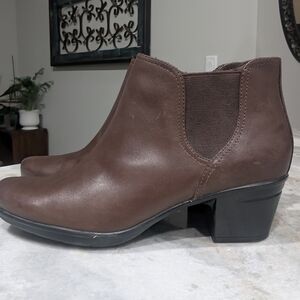 Clarks Ankle Boots. Brown. Ultimate Comfort Collection